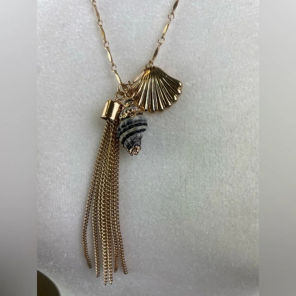 NWT BP. Seashell Gold Necklace - Picture 2 of 5